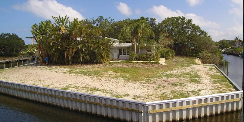 Choosing the Right Seawall Material